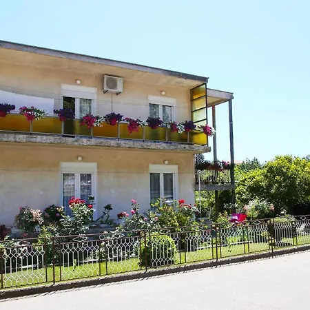 Cvijetna Oaza Apartment