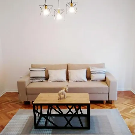 Cvijetna Oaza Apartment *